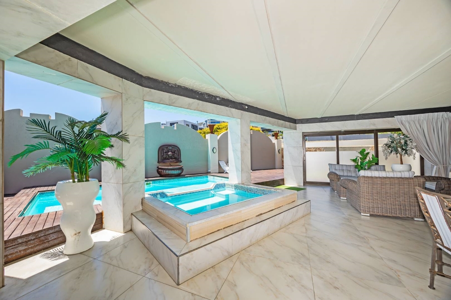 8 Bedroom Property for Sale in Baronetcy Estate Western Cape